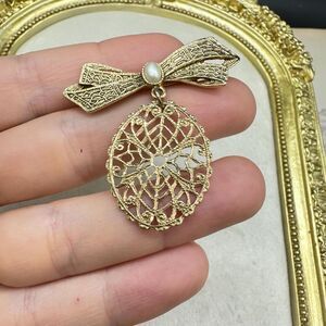 Vintage Jewelry Gold Tone Filigree Victorian Brooch Dangling Charm  Faux Pearl